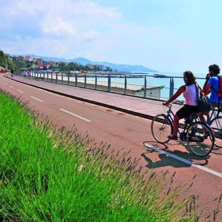 Appartamento 50 Mt Mare Con Parcheggio Riservato Riva Ligure Kültér fotó